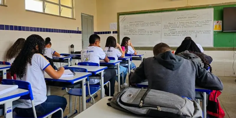 Okulda alınan disiplin cezası memurluğa engel midir?