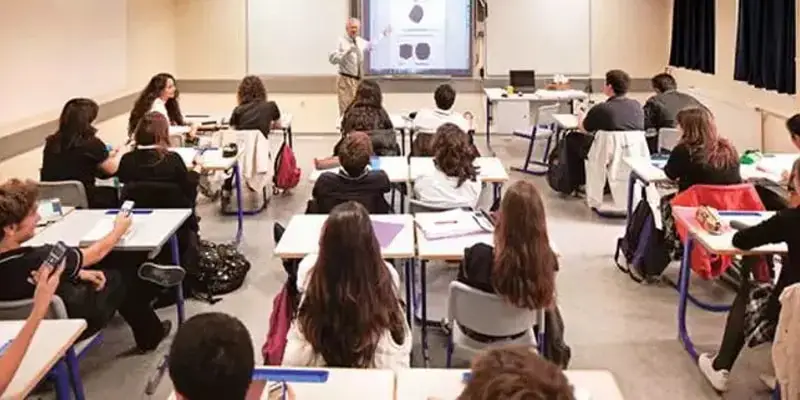 Okulda kınama cezası nedir?